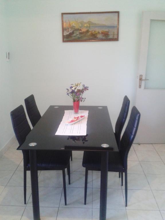 Apartments Angela Biograd Na Moru Exterior photo