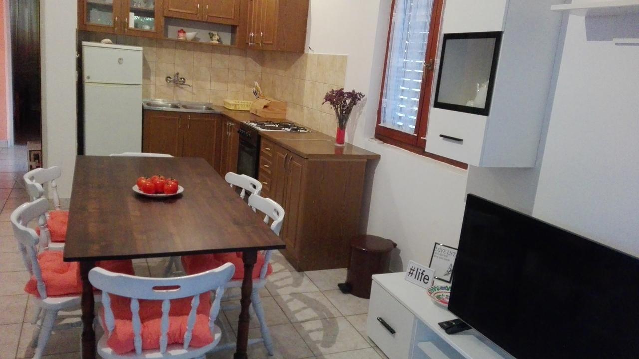 Apartments Angela Biograd Na Moru Exterior photo